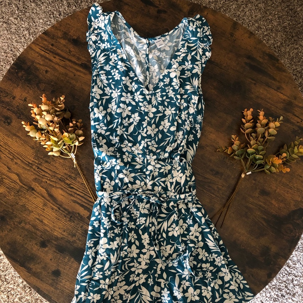Old Navy Jumpsuit; Floral Teal Color; Size S.